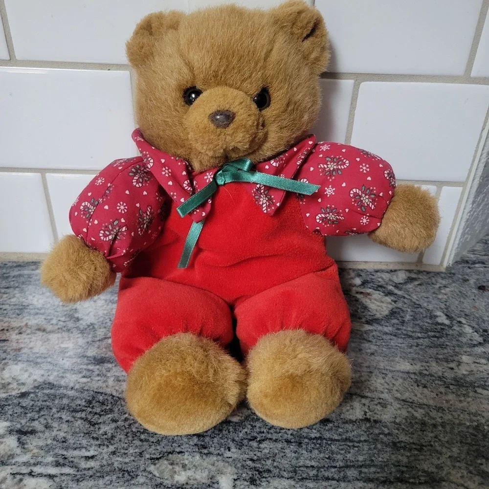 VTG Russ Berrie & Co. Russ Plush Bunky Christmas Bear Made in China Tag